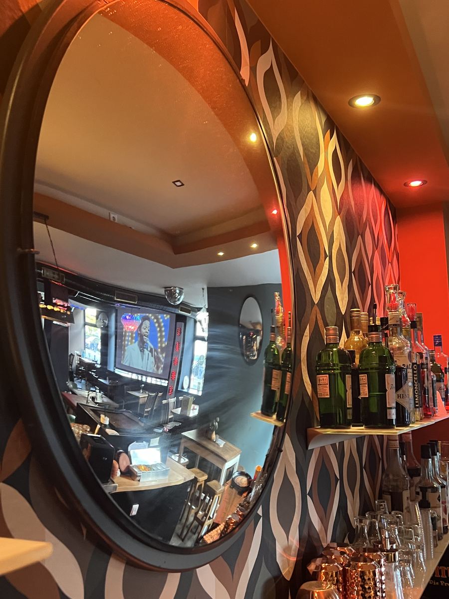 Theke der Bar Konvex